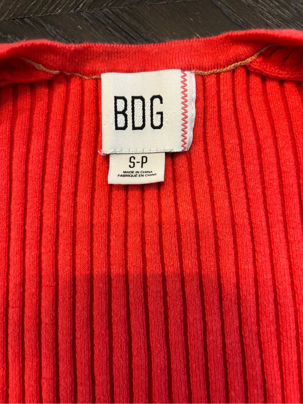 BDG Red Ribbed Button-Front Scoop Crop Top - Picture 2 of 4